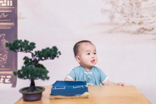 博尔塔拉蒙古三个月大宝宝 博尔塔拉蒙古三个月大宝宝